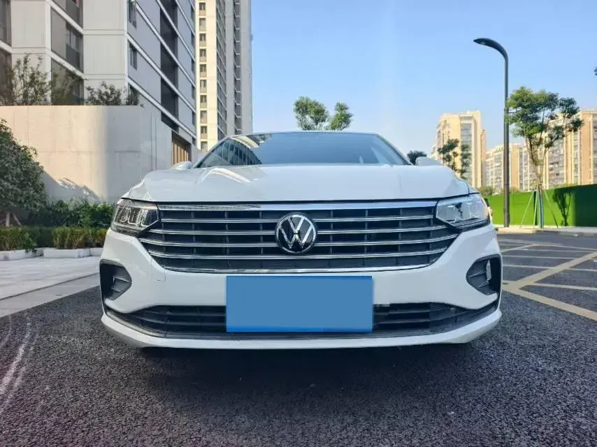 2023 VOLKSWAGEN LAVIDA thumbnail 2
