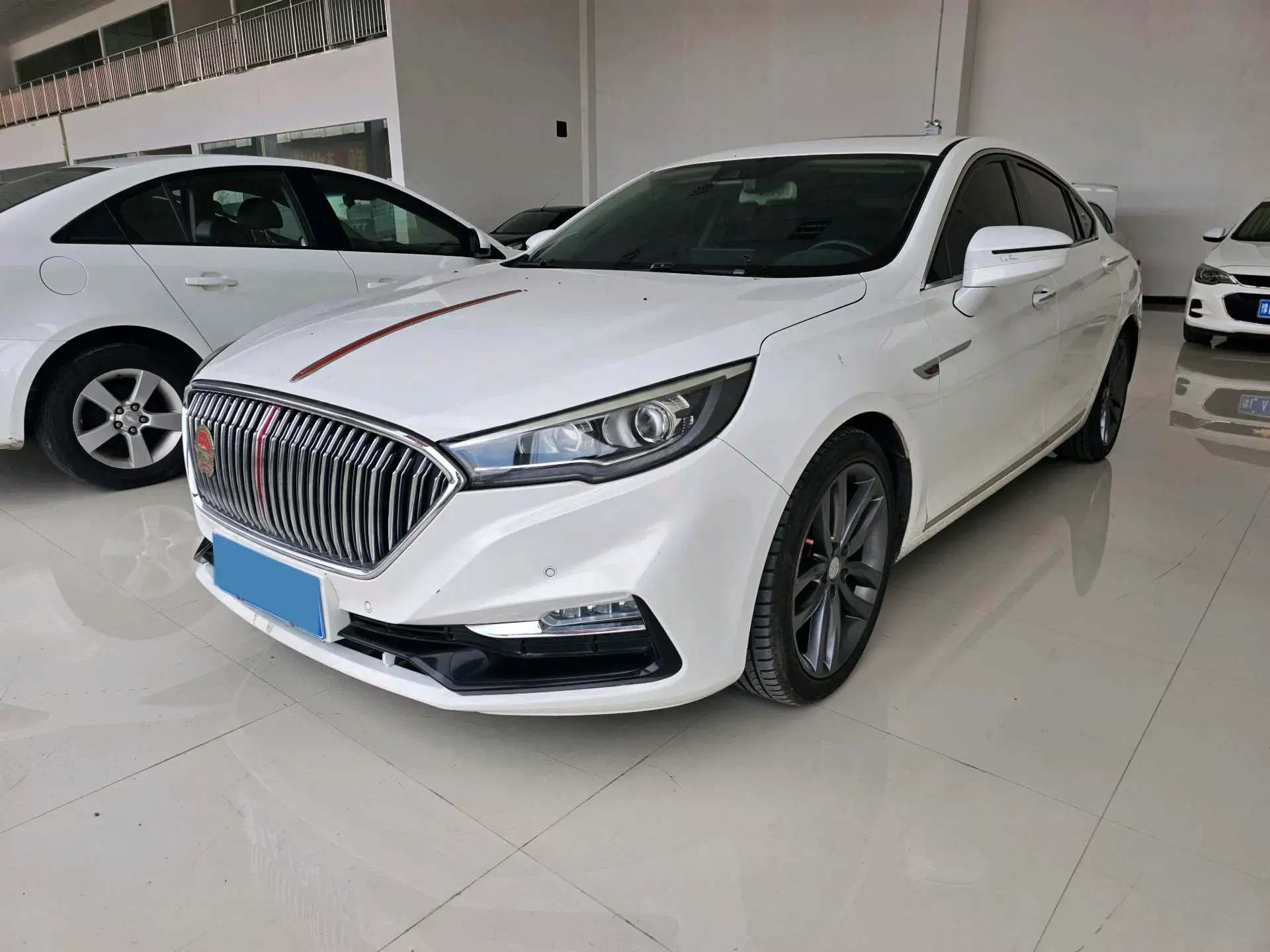 2019 HONGQI H5 view 1