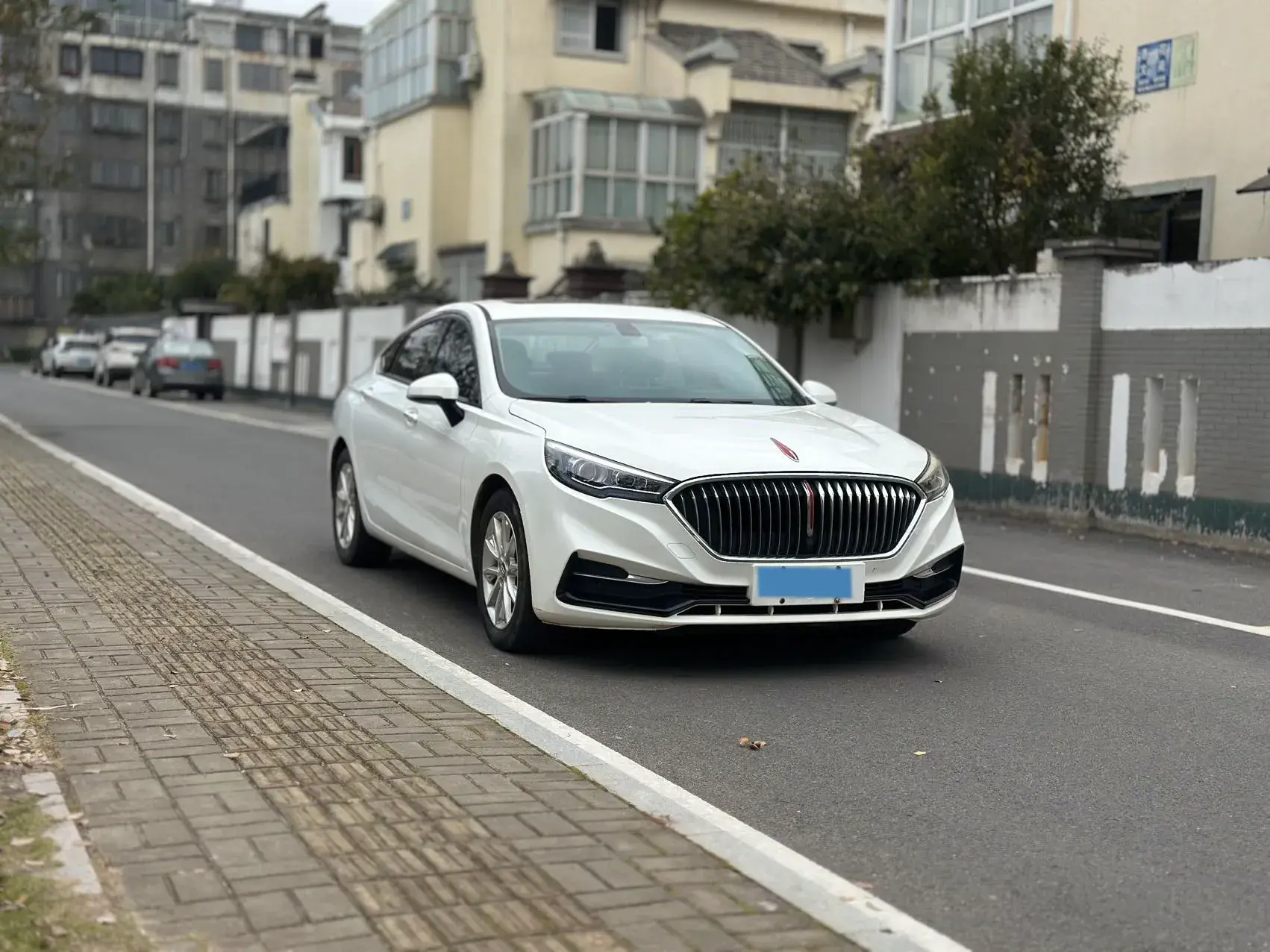 2019 HONGQI H5 thumbnail 3