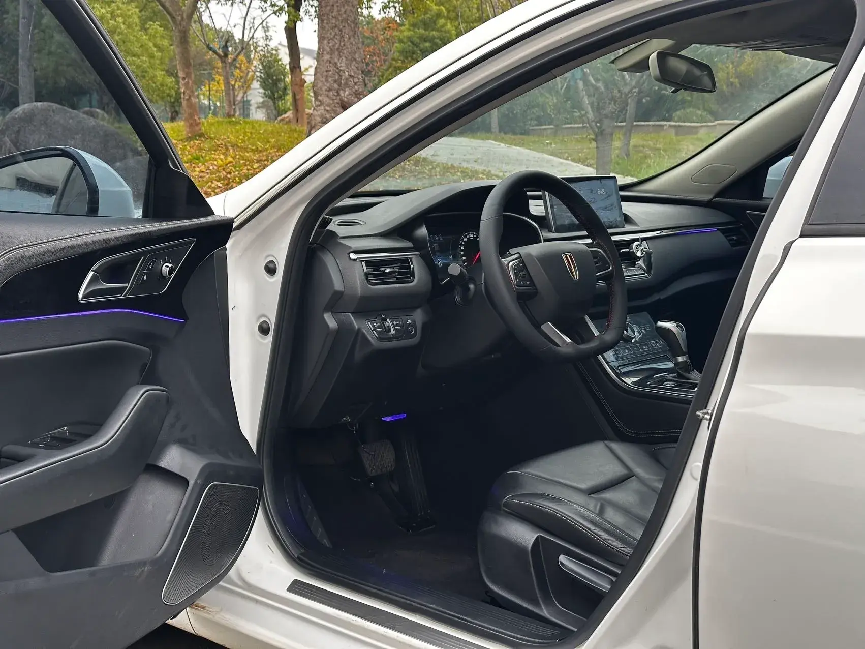 2019 HONGQI H5 thumbnail 4