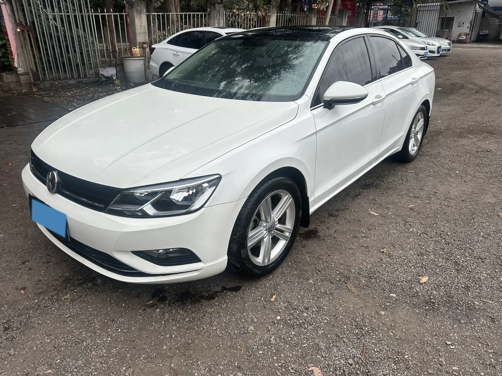 2018 VOLKSWAGEN LAMANDO view 1