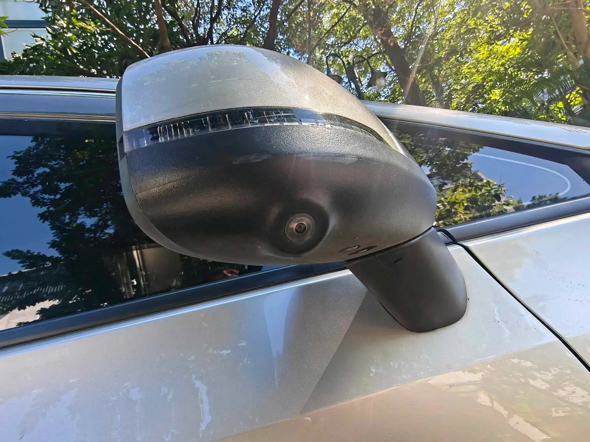 2023 AION Y thumbnail 3