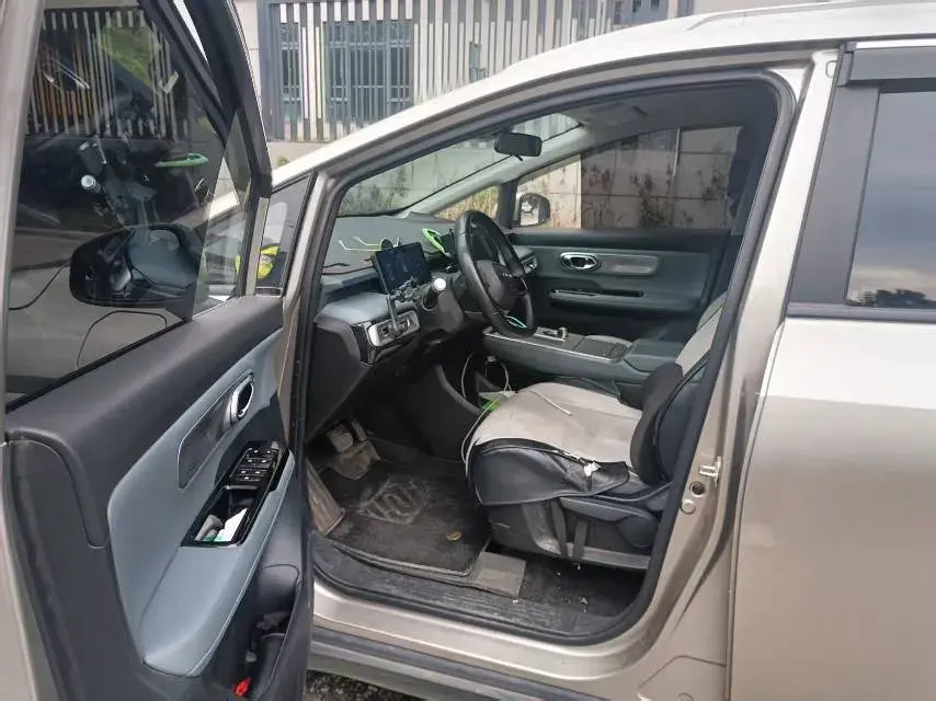 2023 AION Y thumbnail 2