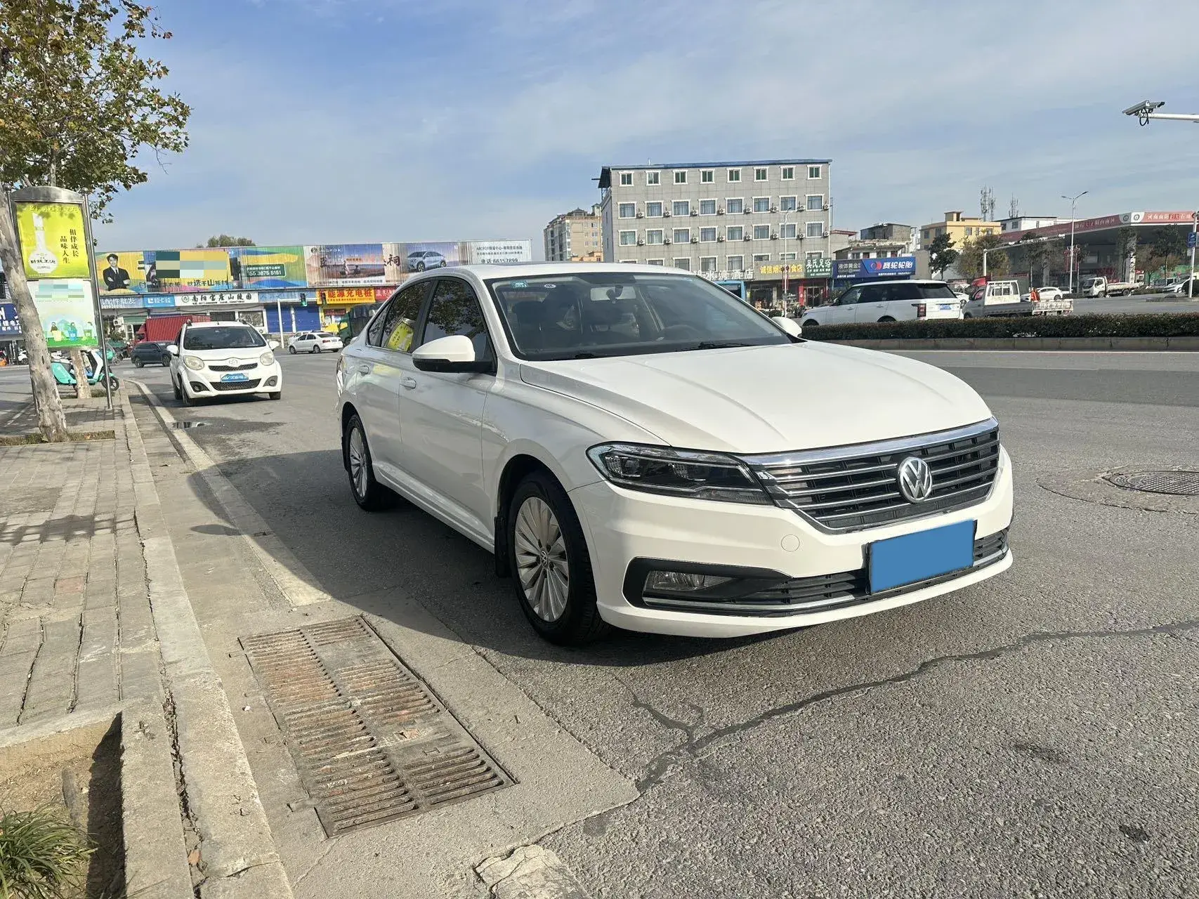 2018 VOLKSWAGEN LAVIDA thumbnail 3