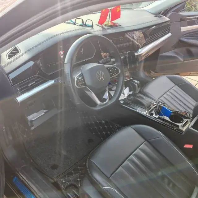 2023 VOLKSWAGEN PASSAT thumbnail 4