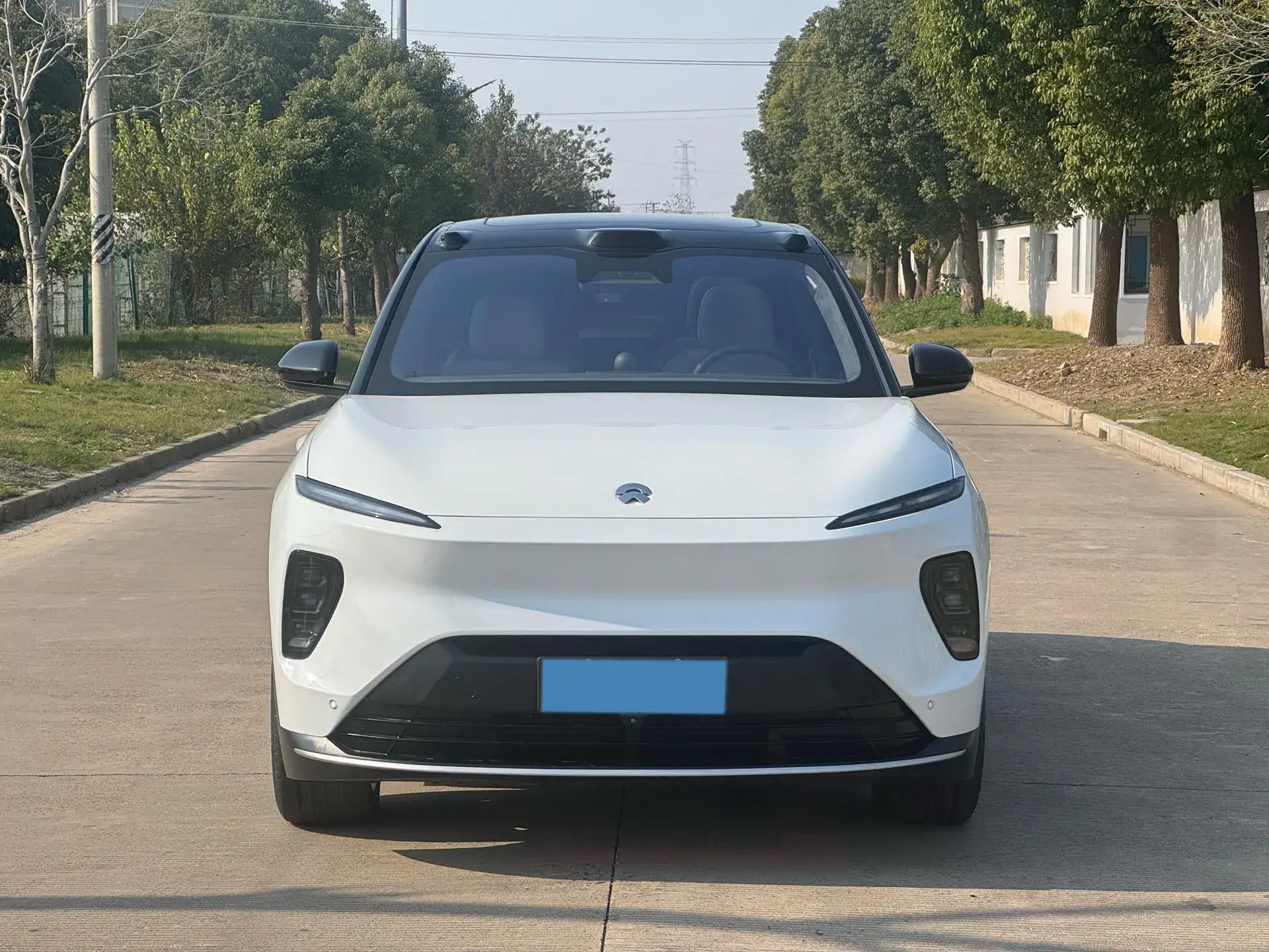 2023 NIO ES8 thumbnail 2