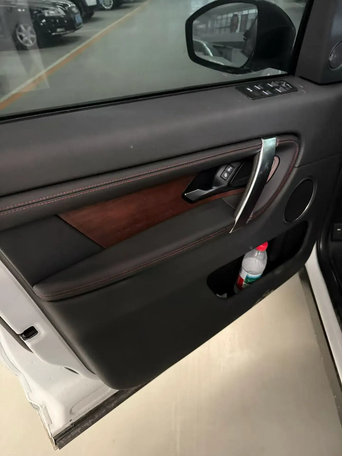 2020 LAND ROVER thumbnail 4