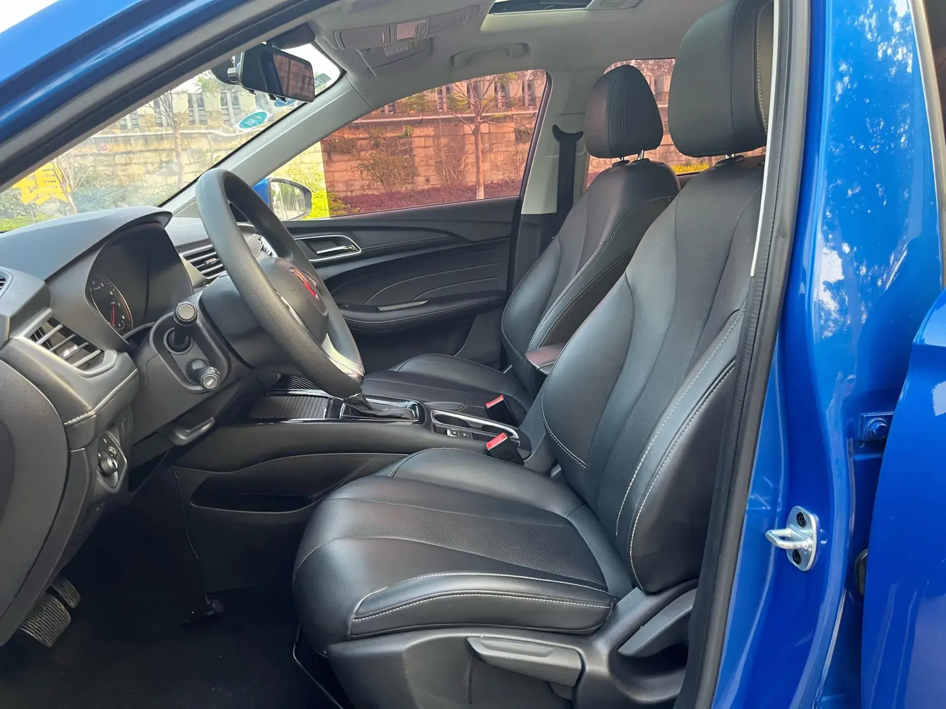 2019 ROEWE I5 thumbnail 4