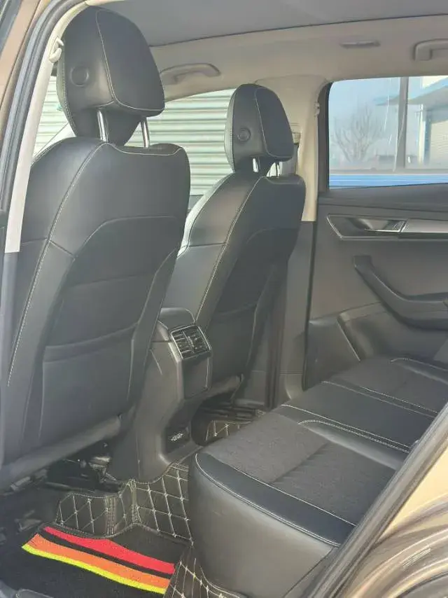 2018 SKODA KAROQ thumbnail 4