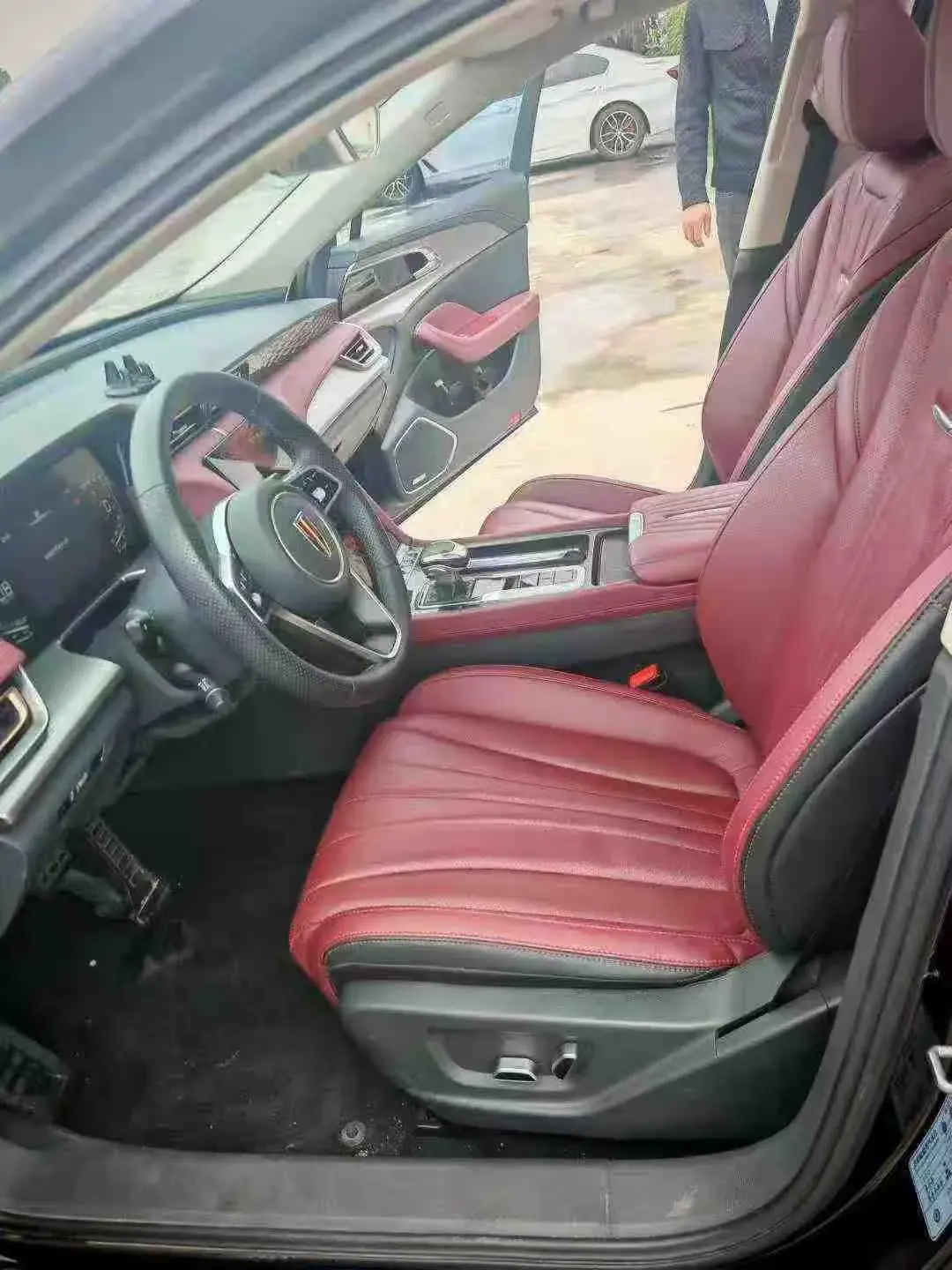 2024 HONGQI H5 thumbnail 3