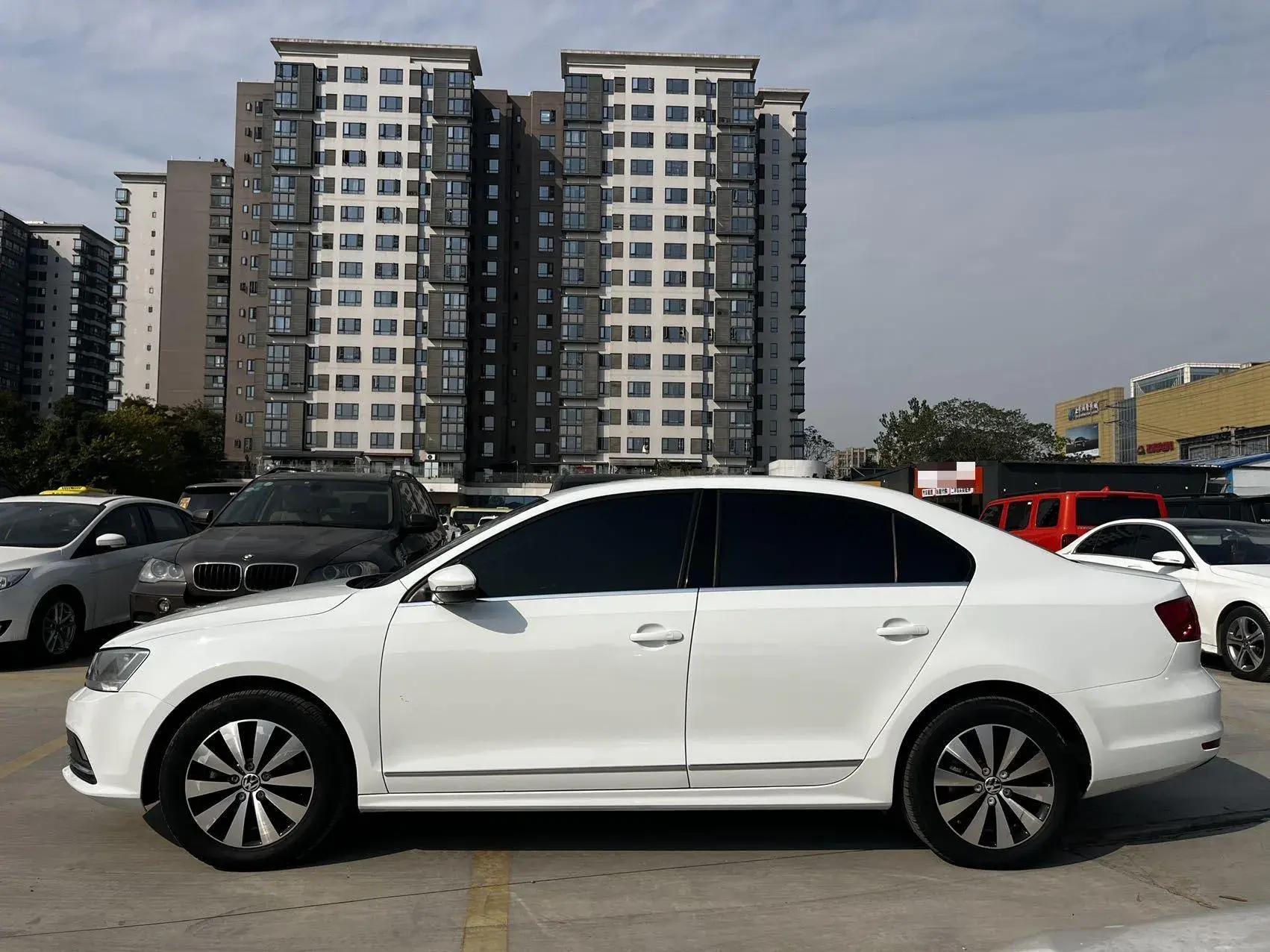 2018 VOLKSWAGEN SAGITAR thumbnail 3