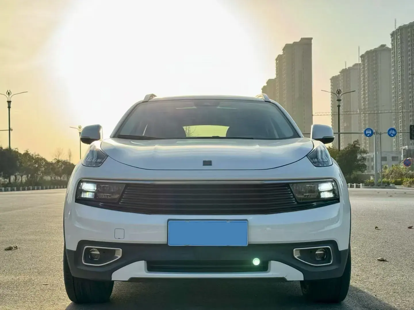 2018 LYNK&CO 01 thumbnail 2