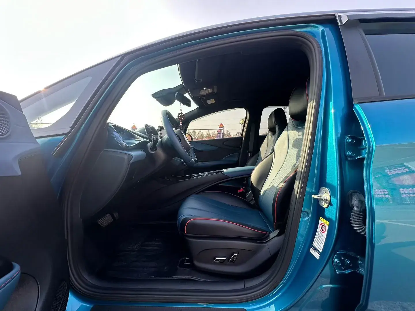 2021 BYD DOLPHIN thumbnail 4