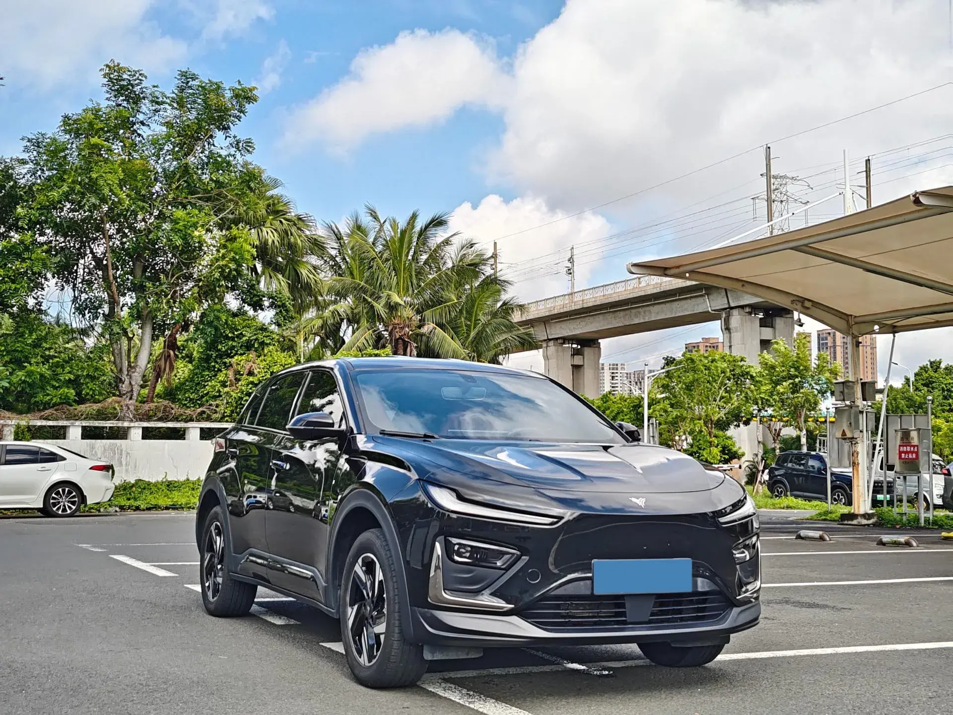 2023 NETA X thumbnail 3