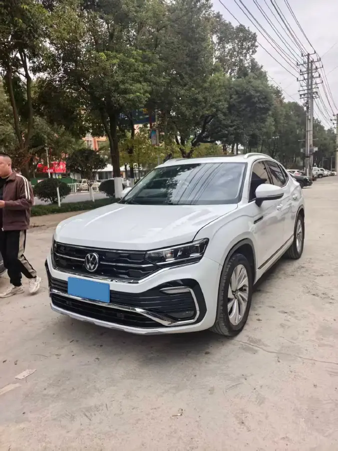 2020 Volkswagen Tayron X 2.0T 186HP L4 7DCT