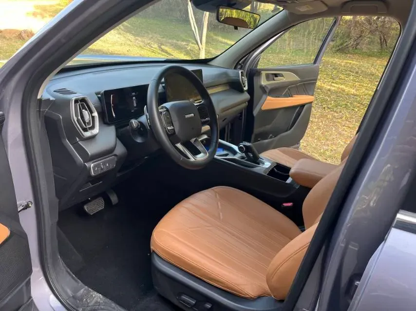 2023 Haval H5 2.0T 224HP L4 8AT,autocango,china used car exporter,china ev exporter,chinese used car exporter,chinese used ev exporter