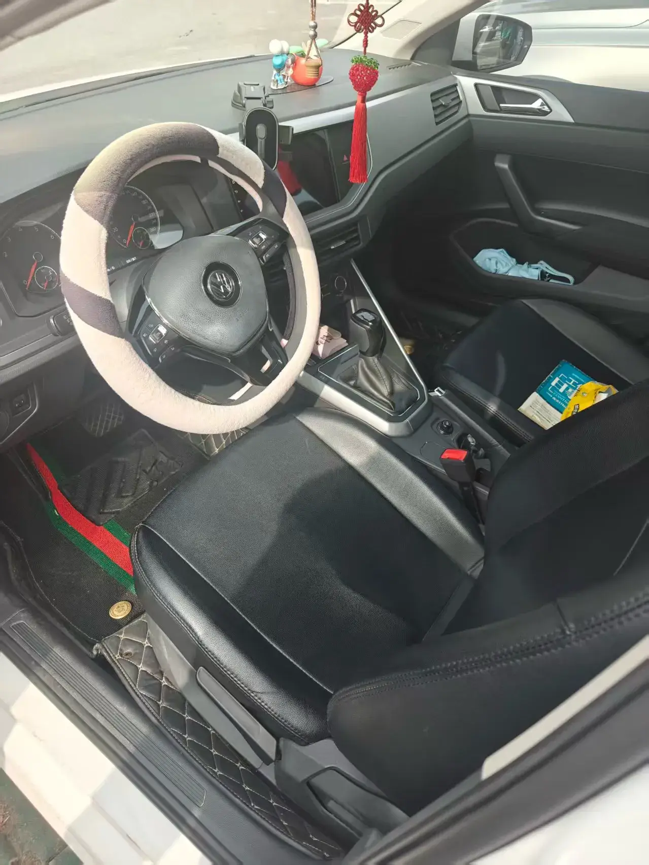 2019 VOLKSWAGEN POLO thumbnail 3