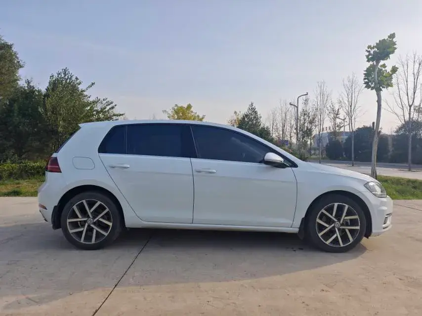 2020 VOLKSWAGEN GOLF thumbnail 3
