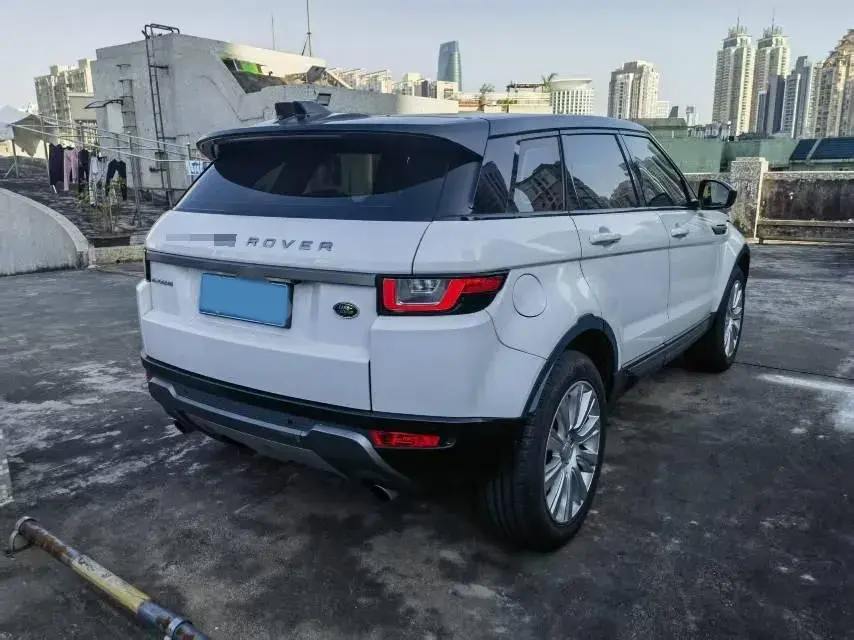 2018 LAND ROVER thumbnail 4