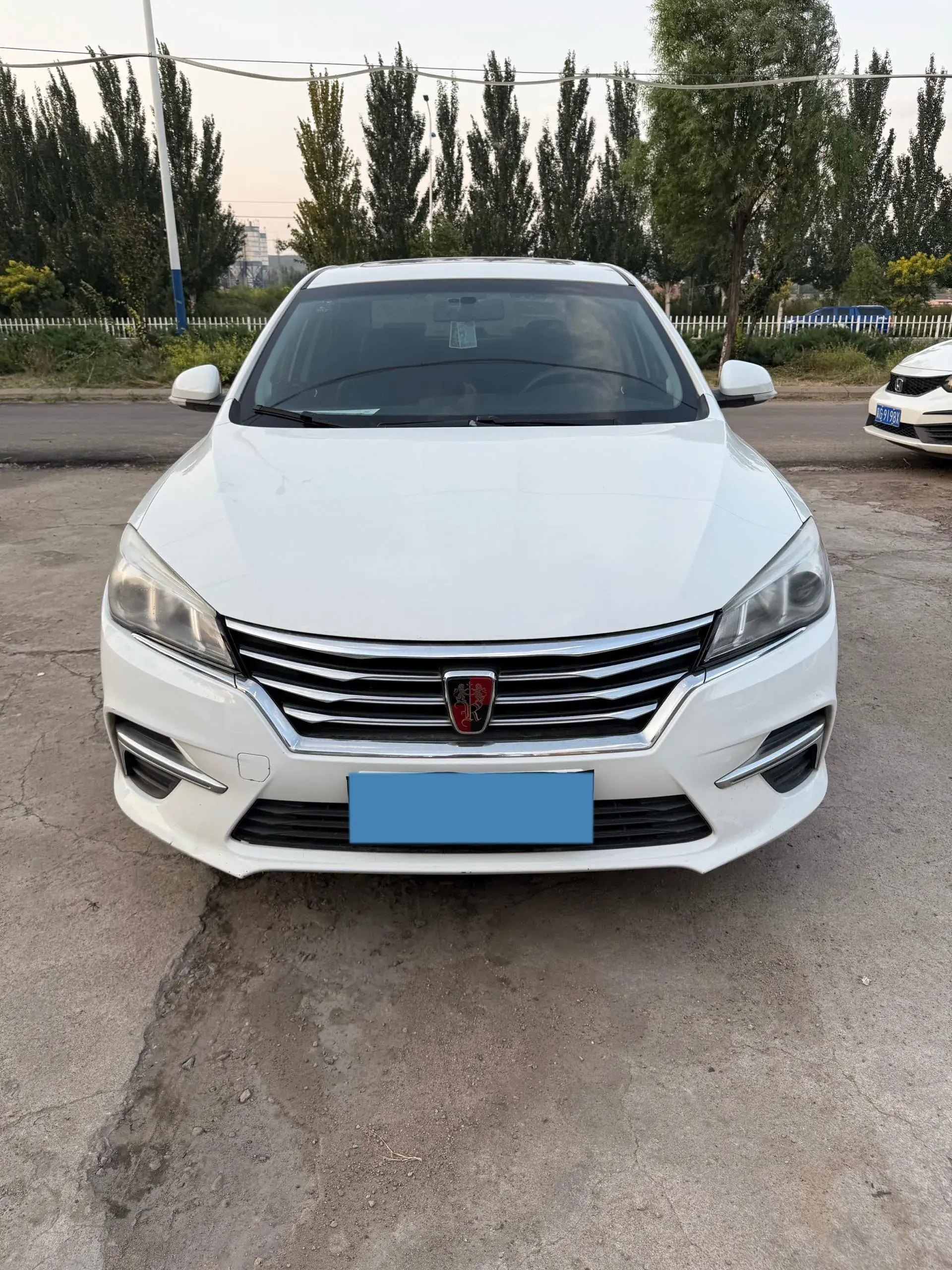 2018 ROEWE 360 thumbnail 2