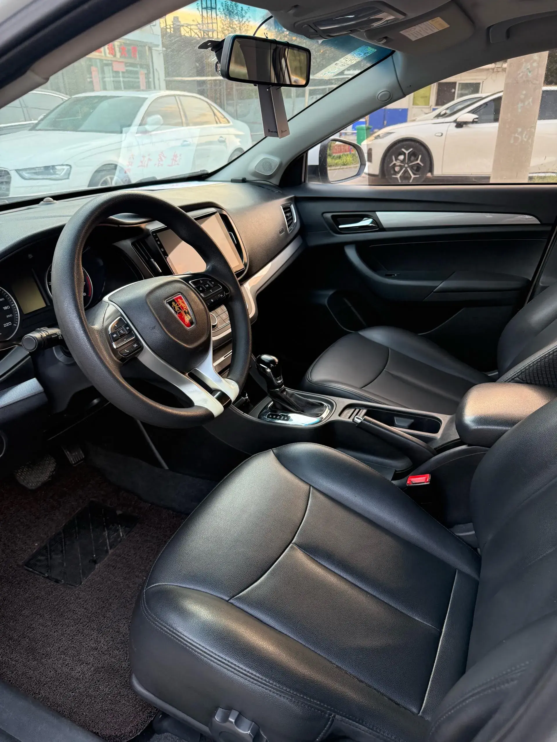 2018 ROEWE 360 thumbnail 4