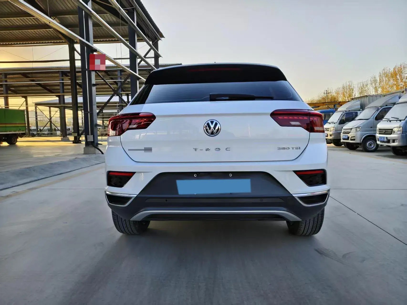 2020 VOLKSWAGEN T-ROC thumbnail 4