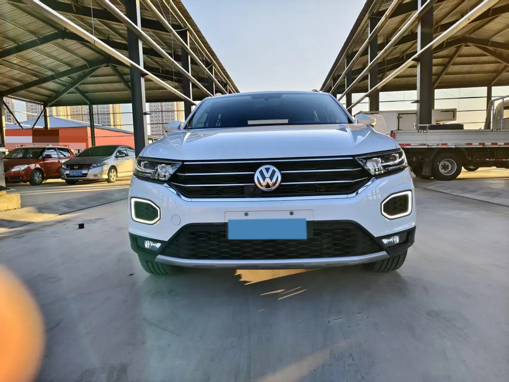 2020 VOLKSWAGEN T-ROC thumbnail 2
