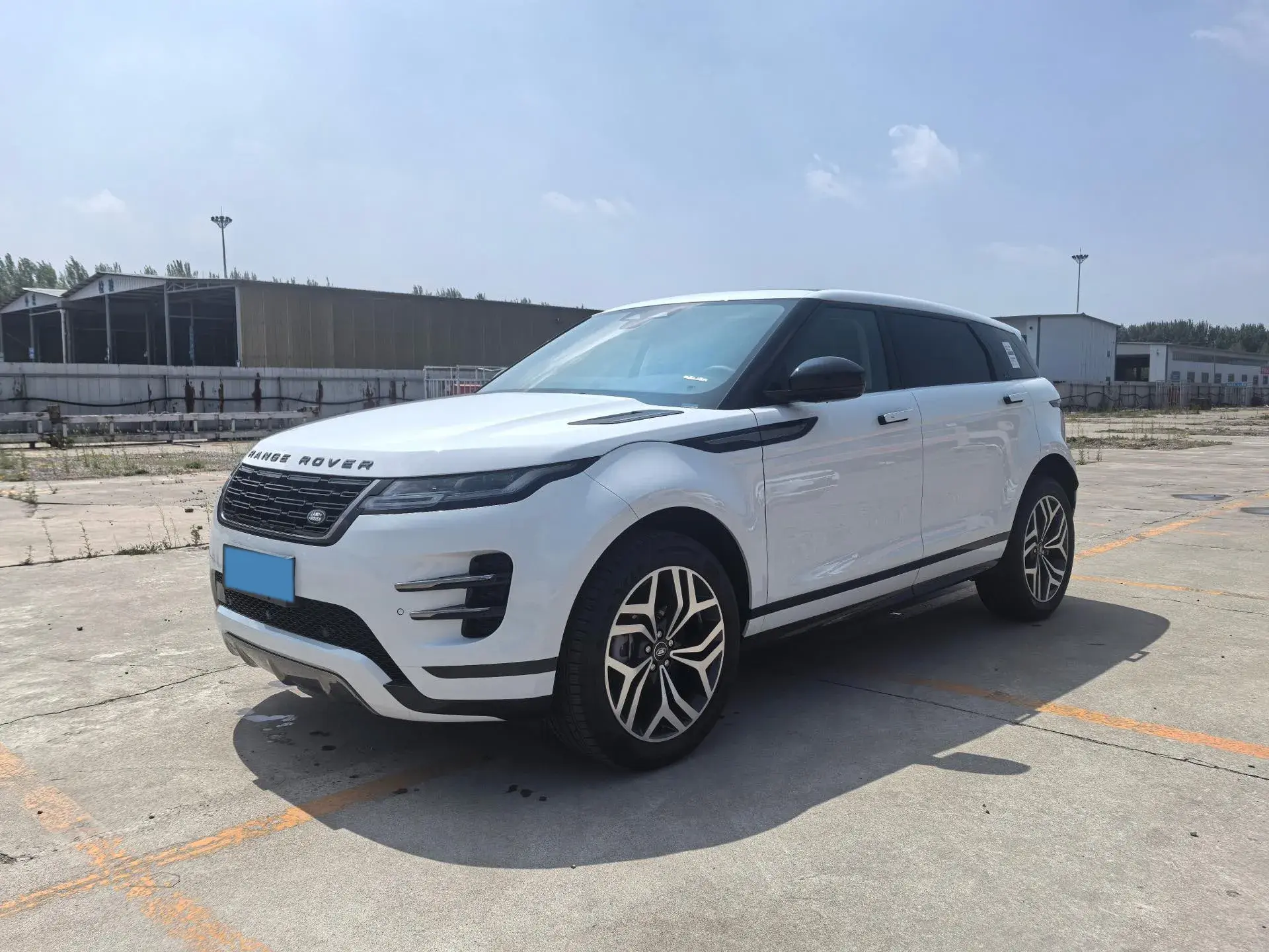 2024 LAND ROVER view 1