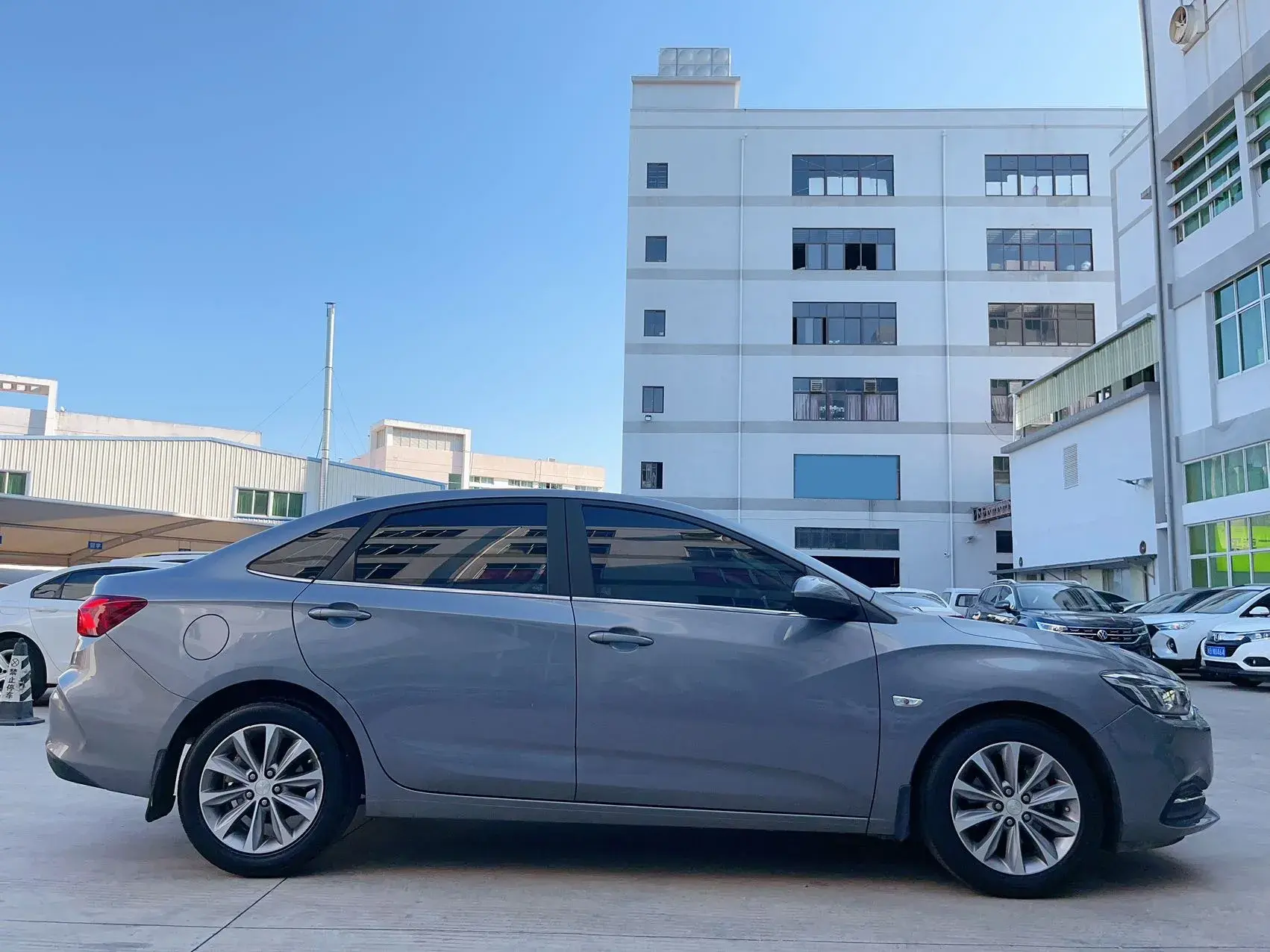 2020 CHEVROLET MONZA thumbnail 3