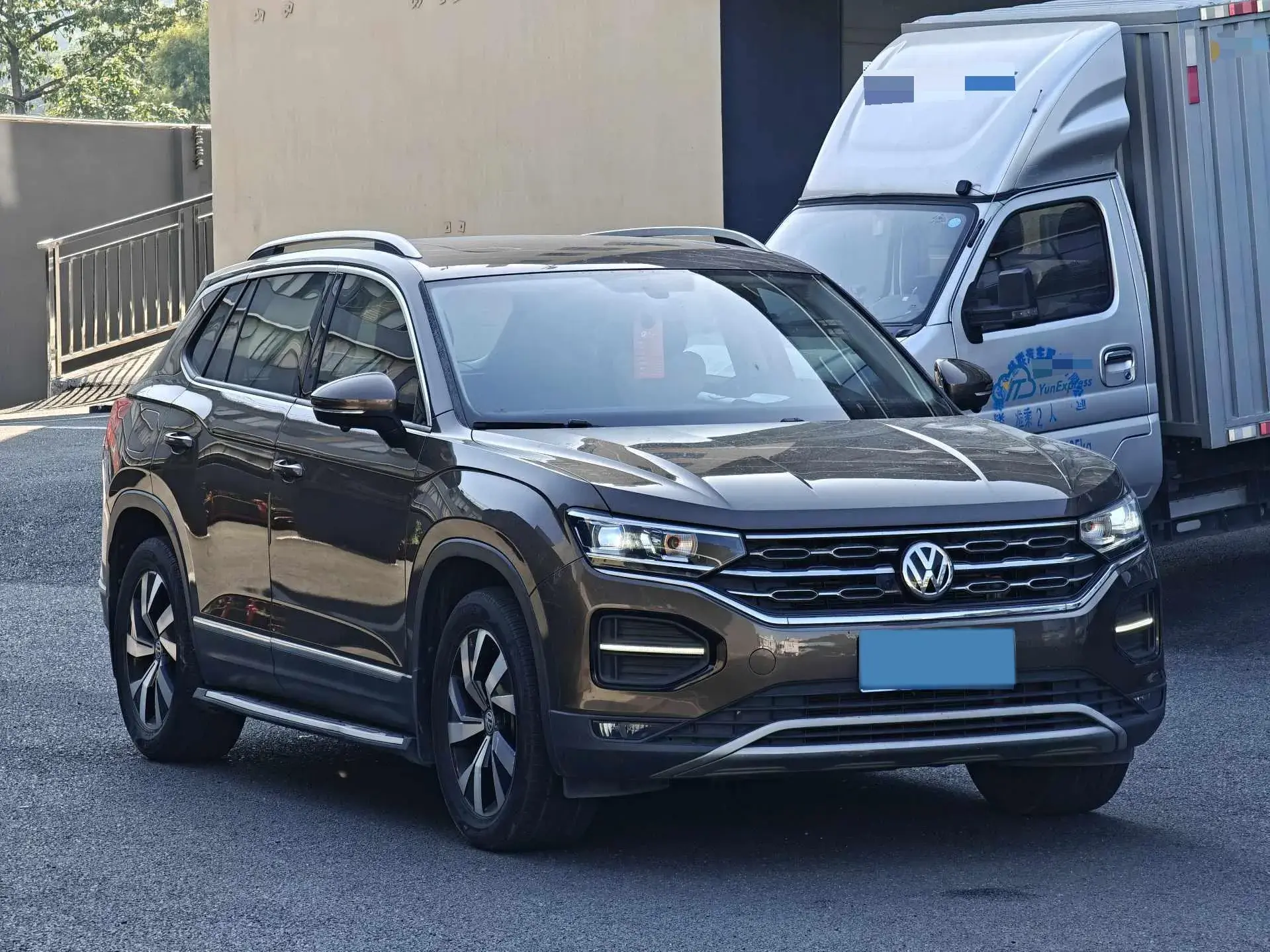 2019 VOLKSWAGEN TAYRON thumbnail 3