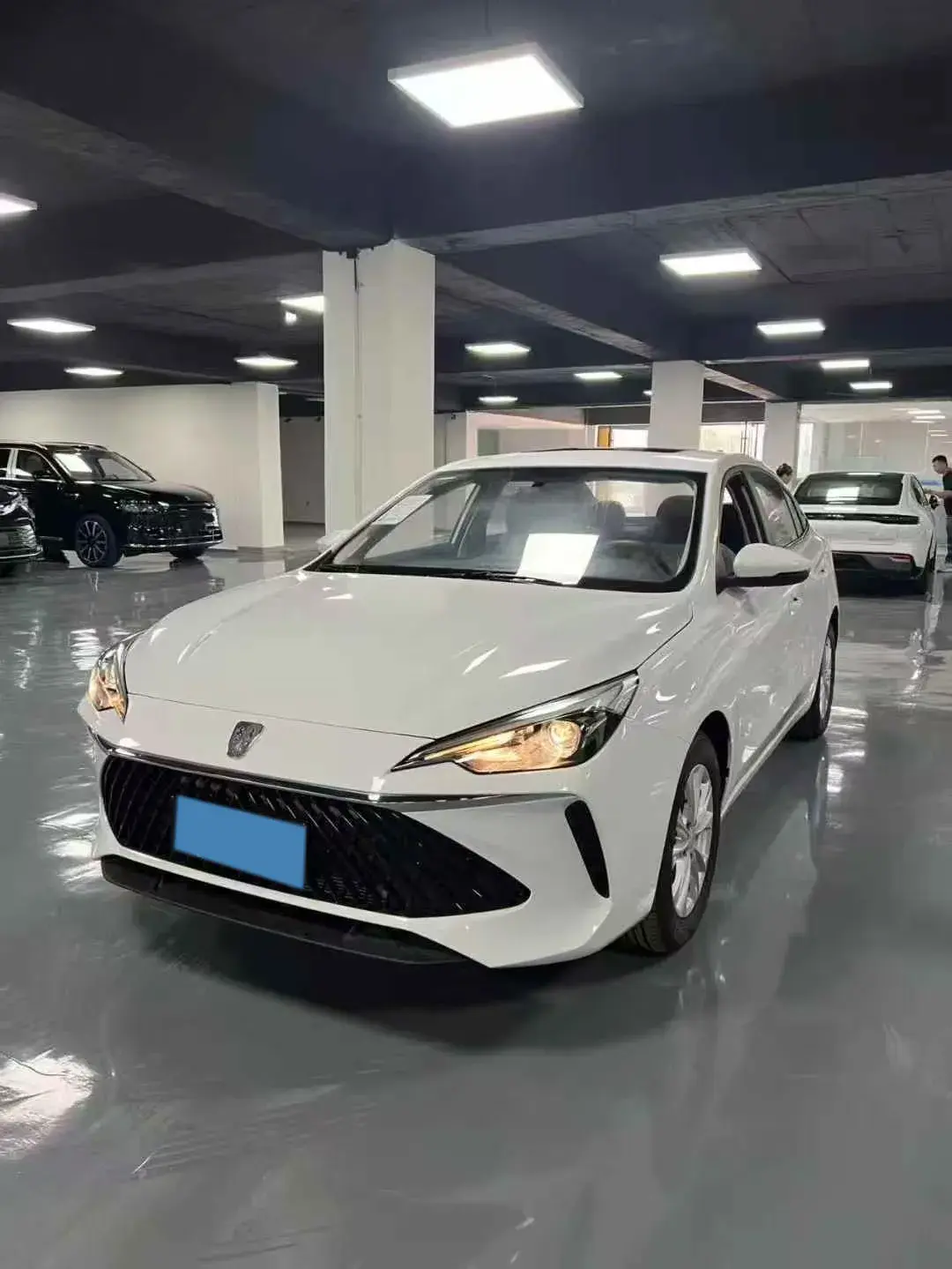 2023 ROEWE I5 view 1