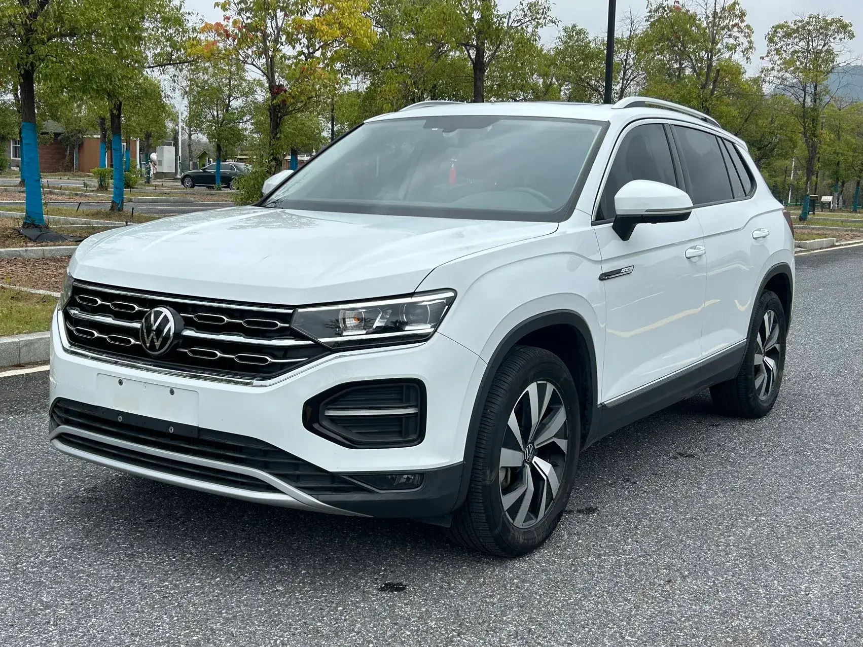 2022 VOLKSWAGEN TAYRON view 1