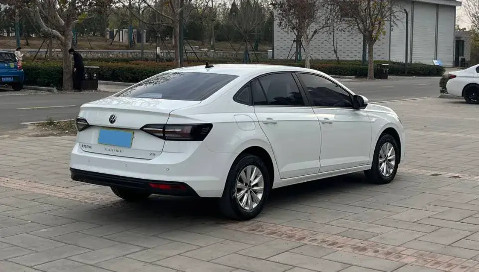 2023 VOLKSWAGEN LAVIDA thumbnail 4