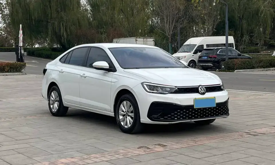 2023 VOLKSWAGEN LAVIDA thumbnail 3