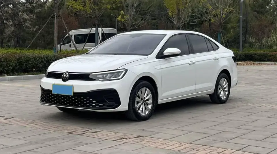 2023 VOLKSWAGEN LAVIDA view 1