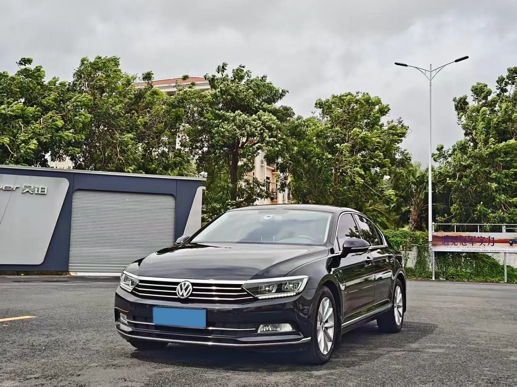 2019 VOLKSWAGEN MAGOTAN view 1