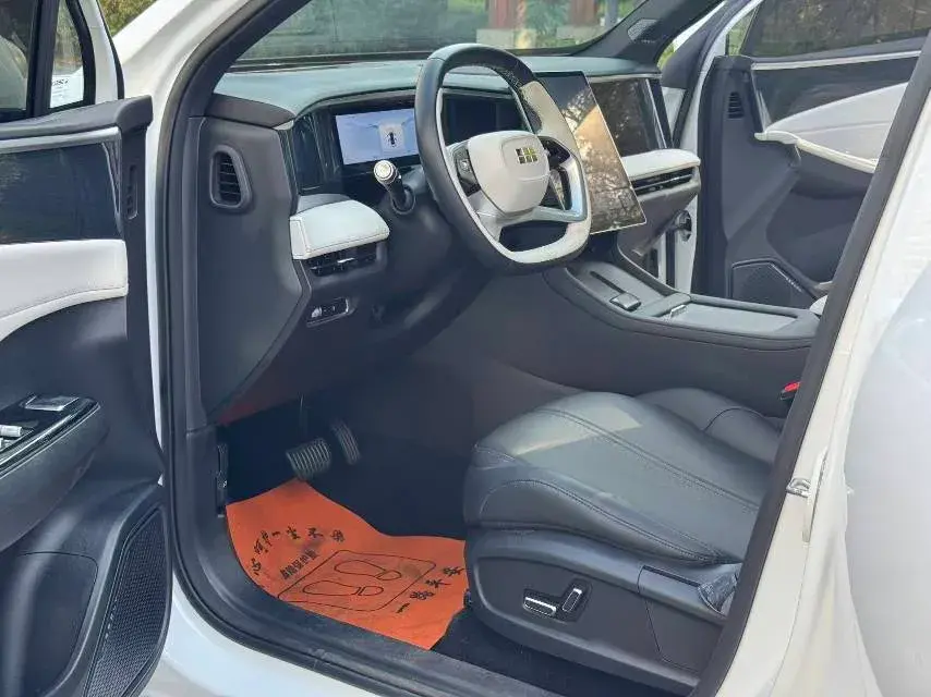 2023 GEELY GALAXY thumbnail 4