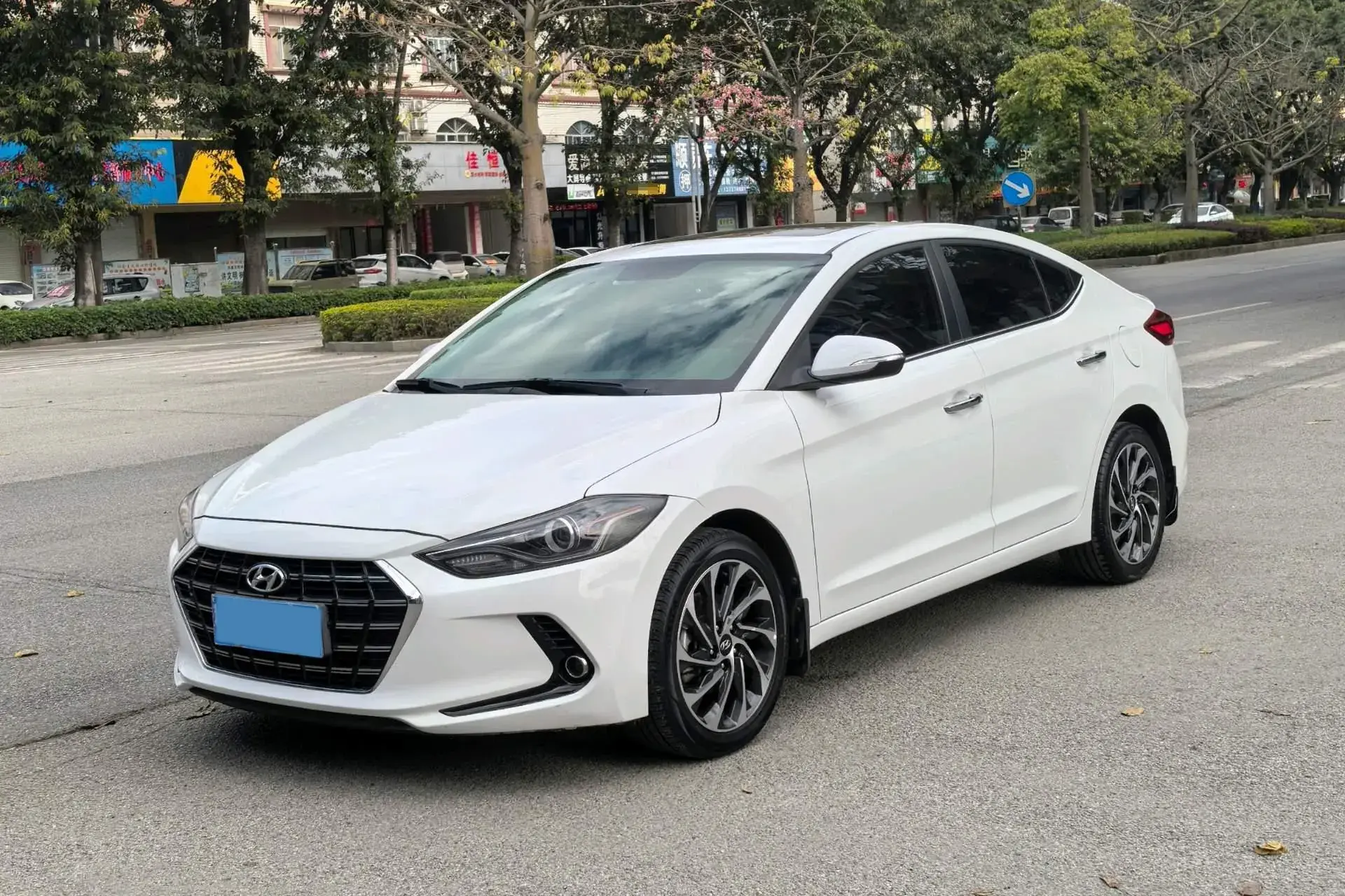 2019 HYUNDAI ELANTRA view 1