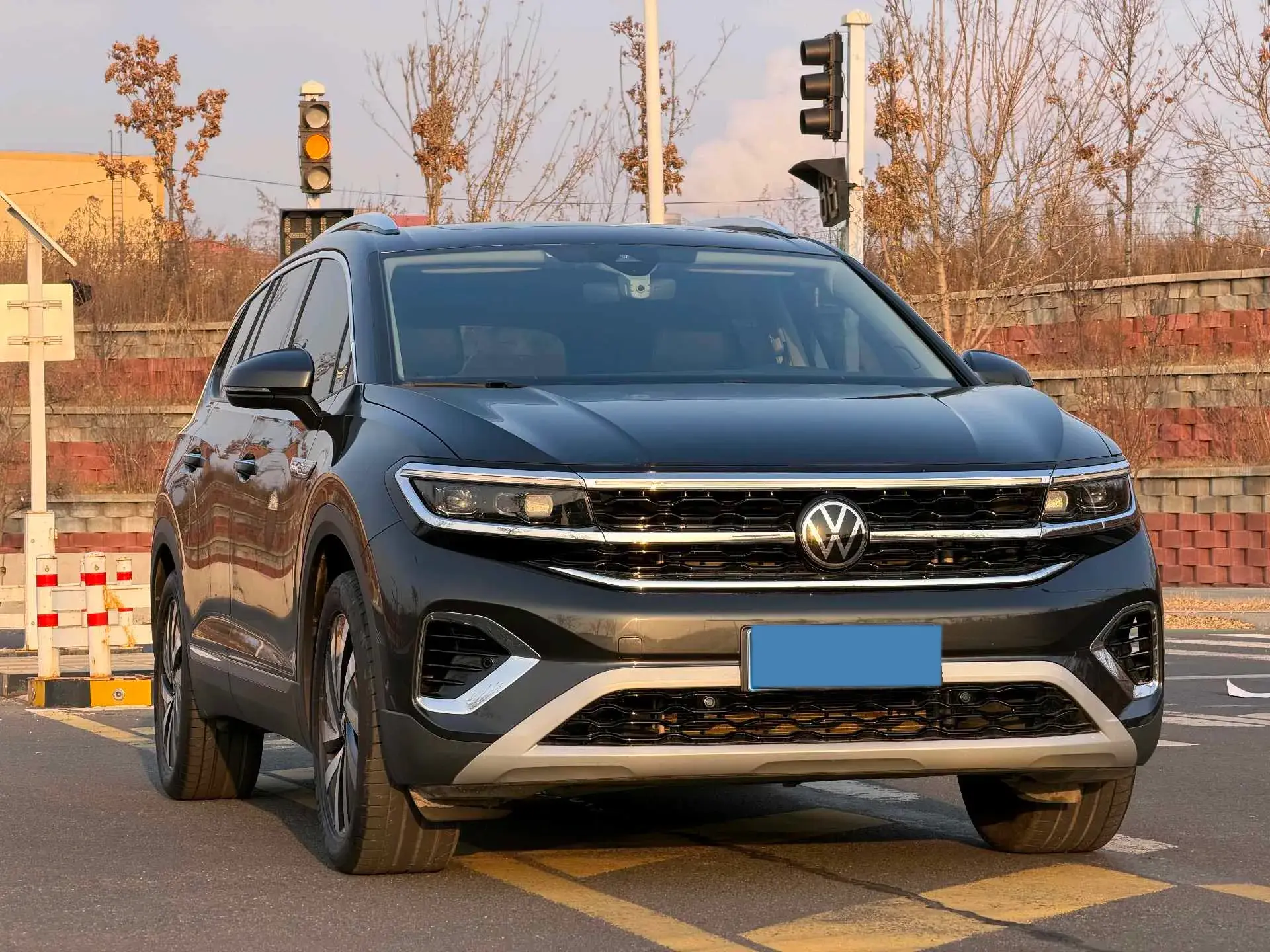 2022 VOLKSWAGEN TALAGON thumbnail 3