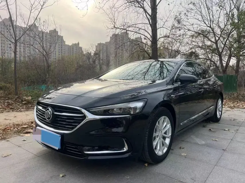 2021 BUICK LARCOSSE view 1