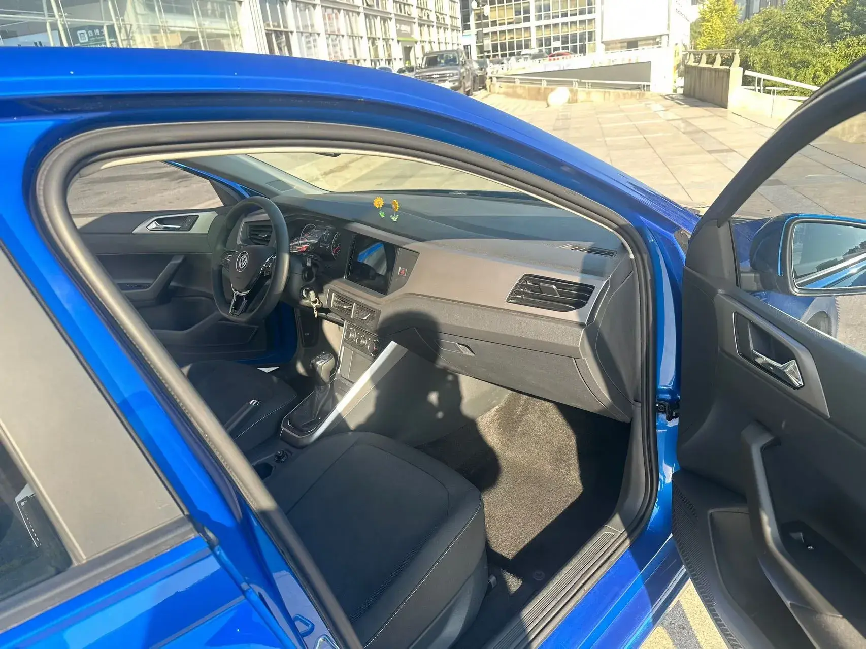 2019 VOLKSWAGEN POLO thumbnail 4