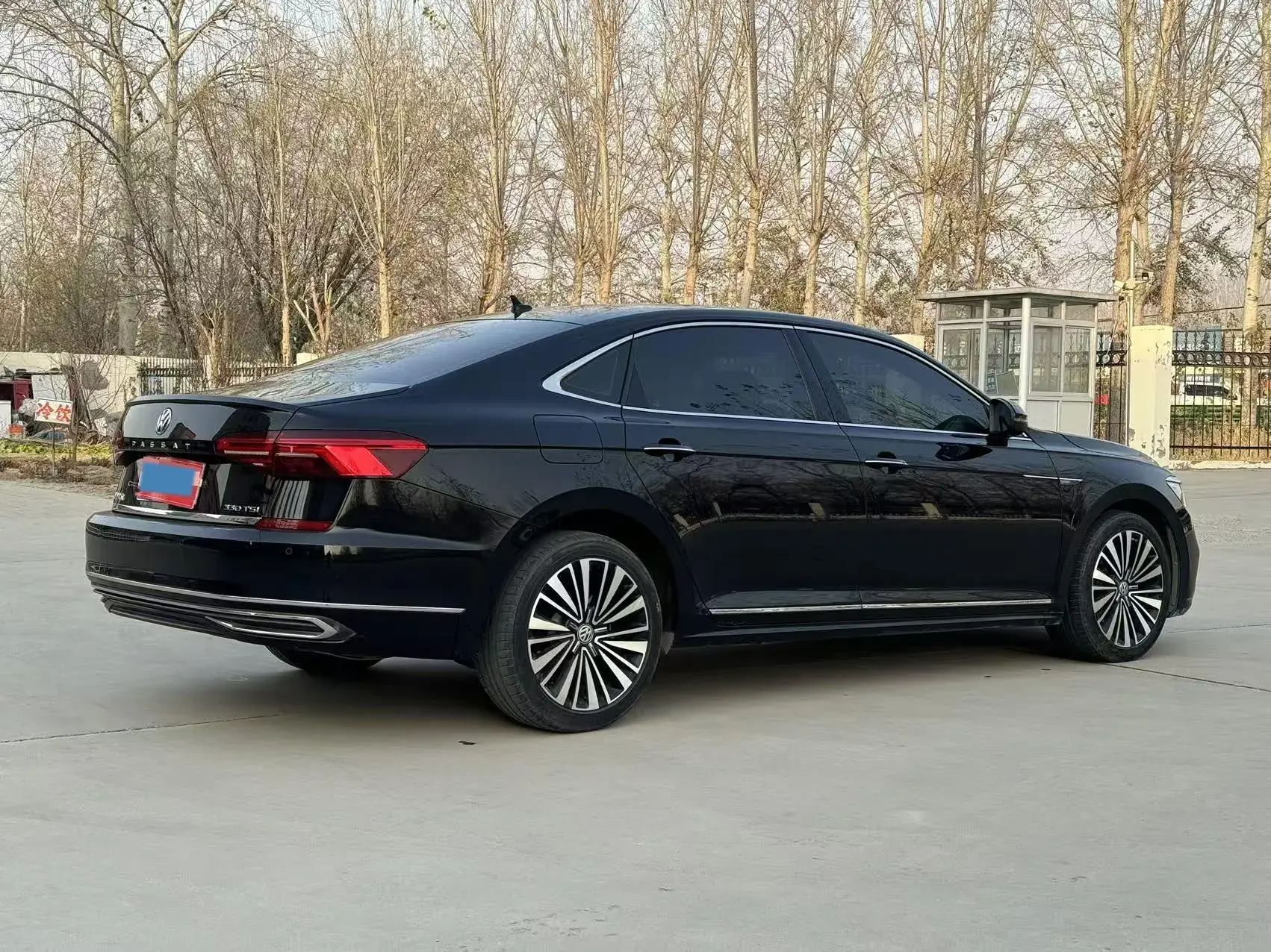 2019 VOLKSWAGEN PASSAT thumbnail 4
