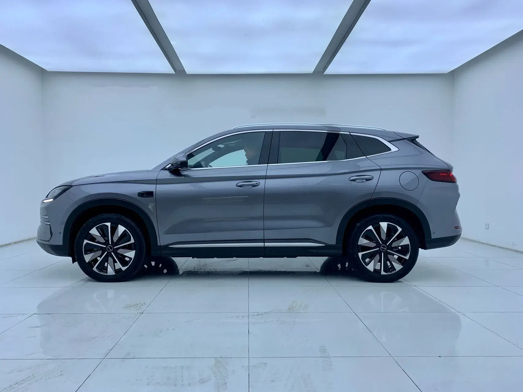 2025 BYD SONG thumbnail 3