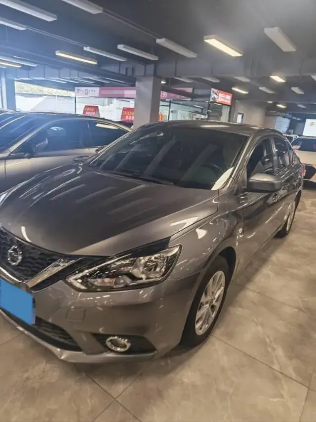 2019 NISSAN SYLPHY view 1
