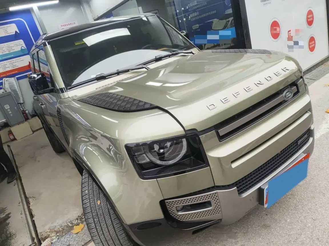 2023 LAND ROVER thumbnail 3