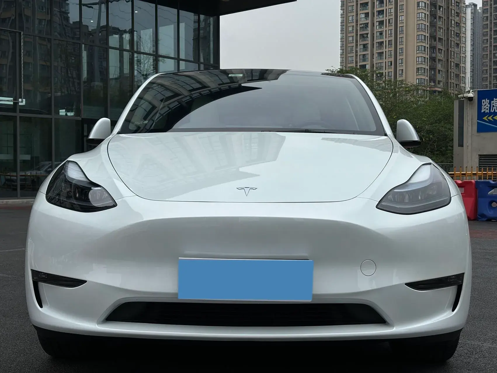 2024 TESLA MODEL thumbnail 2