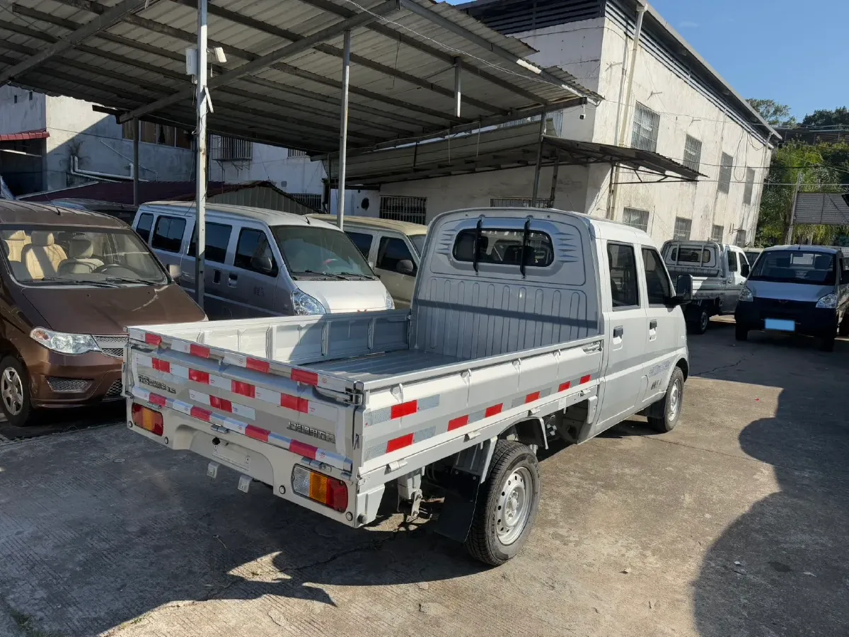 2022 WuLing RongGuang Mini Truck 1.5L 99HP L4 5MT,autocango,china used car exporter,china ev exporter,chinese used car exporter,chinese used ev exporter