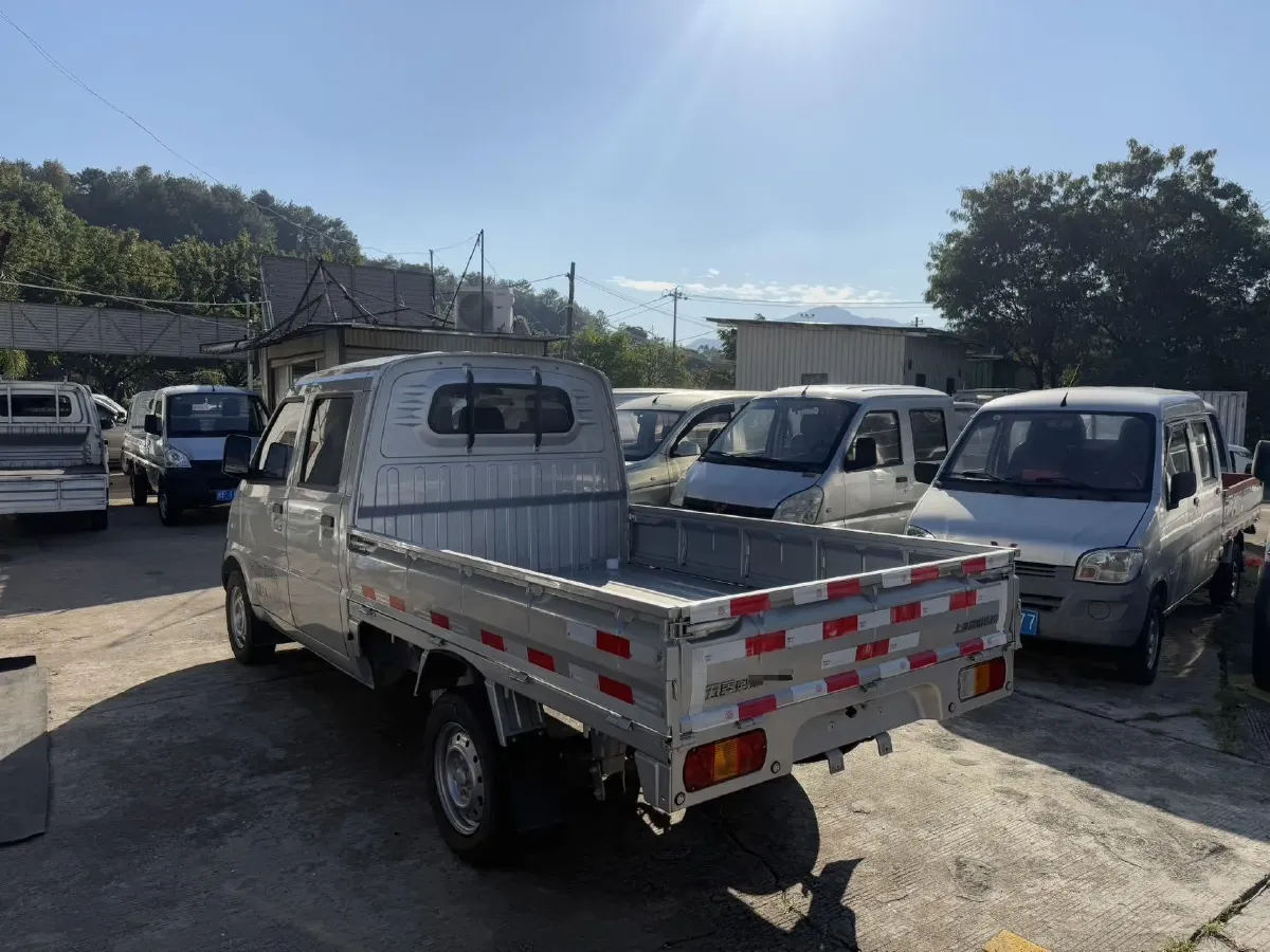 2022 WuLing RongGuang Mini Truck 1.5L 99HP L4 5MT,autocango,china used car exporter,china ev exporter,chinese used car exporter,chinese used ev exporter