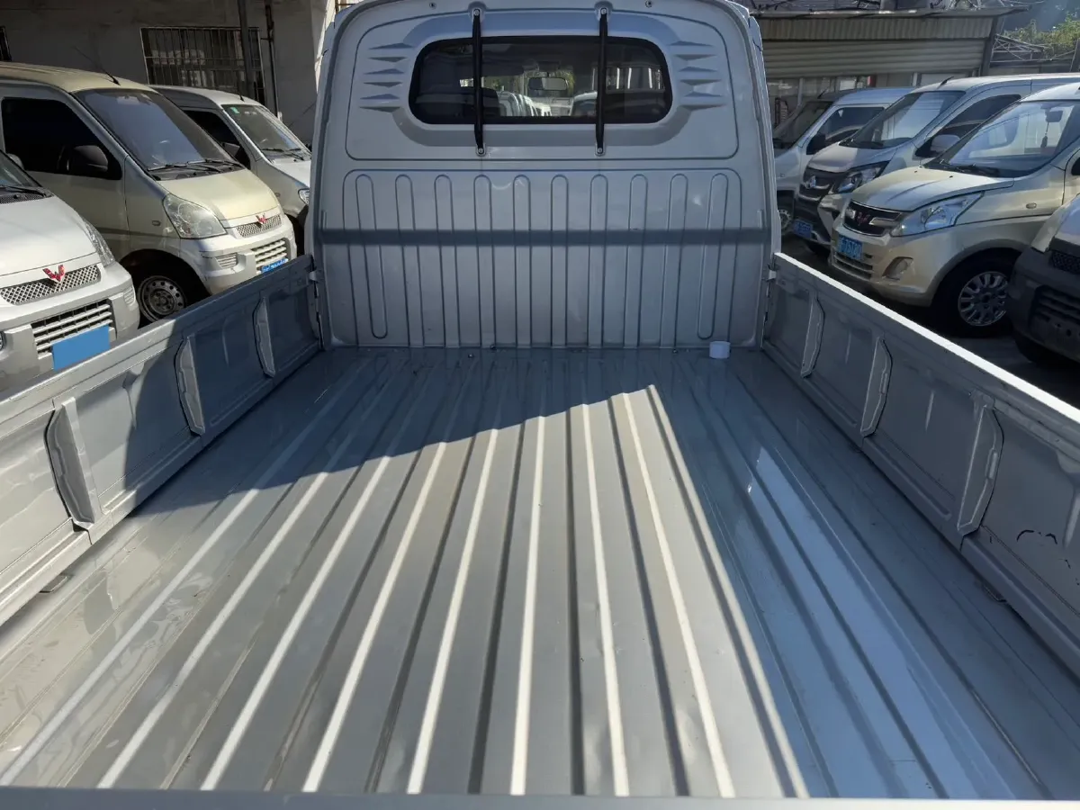 2022 WuLing RongGuang Mini Truck 1.5L 99HP L4 5MT,autocango,china used car exporter,china ev exporter,chinese used car exporter,chinese used ev exporter