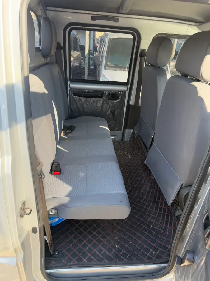 2022 WuLing RongGuang Mini Truck 1.5L 99HP L4 5MT,autocango,china used car exporter,china ev exporter,chinese used car exporter,chinese used ev exporter